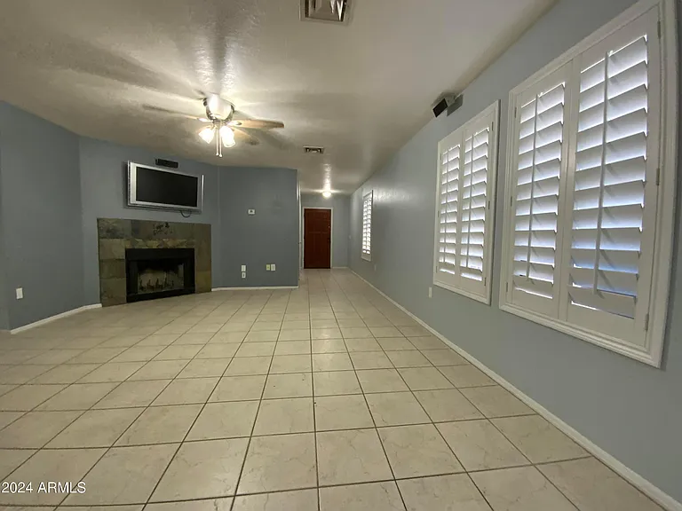 1513 E Mineral Rd — Photo 3
