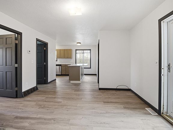 5th image of 61 Faircrest Dr