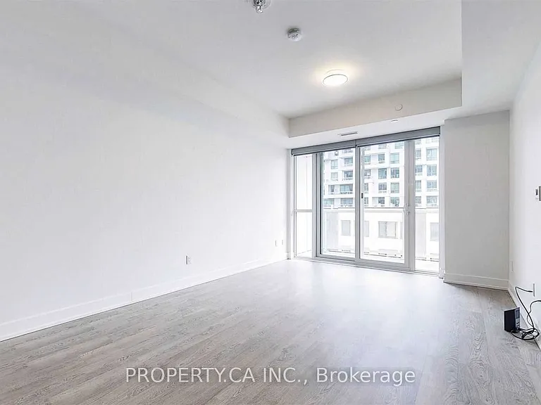 80 Vanauley St #315 — Photo 6