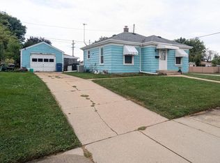 2062 Shoop St, Racine, WI 53404