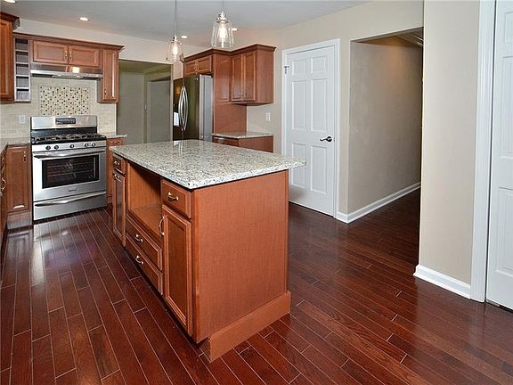 3rd image of 3109 Hope Ct