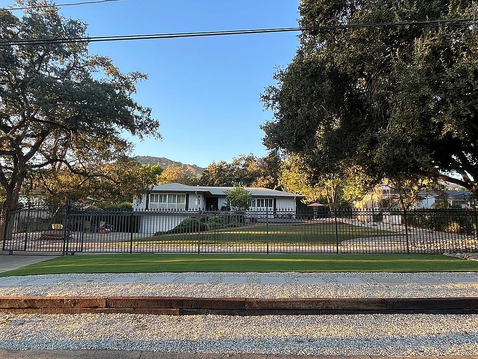 1st image of 925 W Milton Dr
