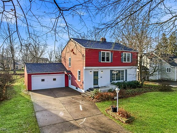 2nd image of 419 Brookfield Ave