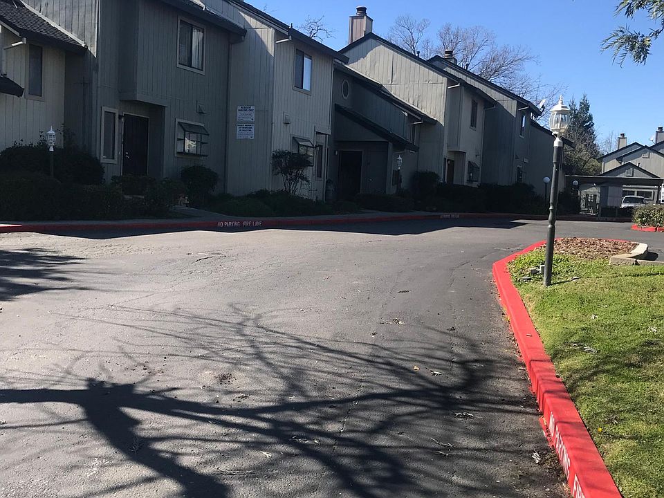 2nd image of 7536 Golf Club Ct APT 13