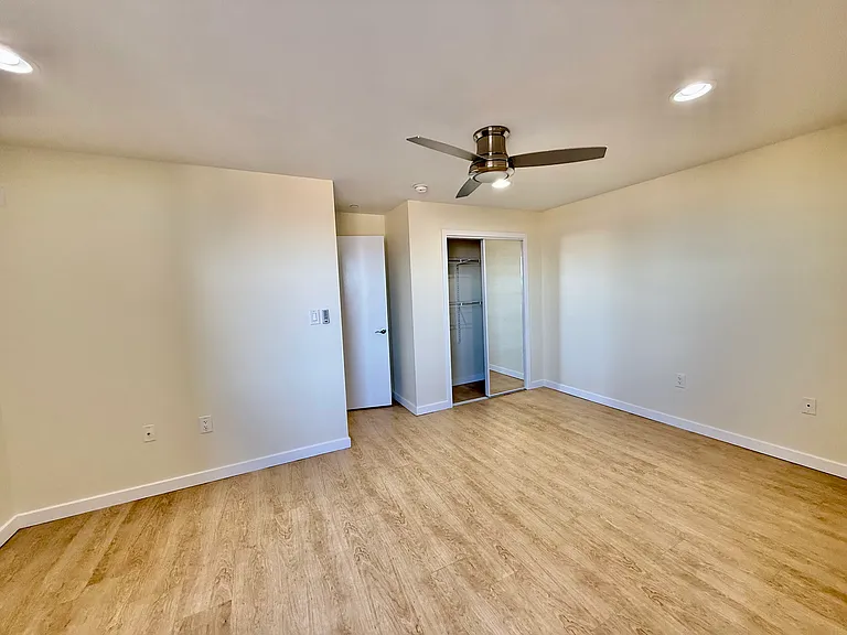 249 S 49th St #8O6 — Photo 60