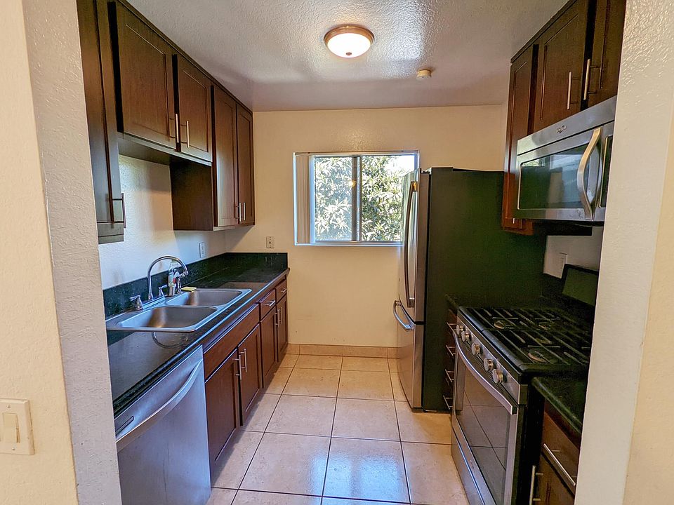 1st image of 1024 Cabrillo Park Dr