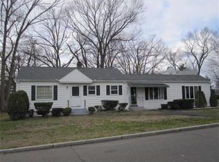 75 Fairway Dr, Springfield, MA 01108