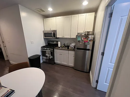 Rented by CNYC Apartments | media 8