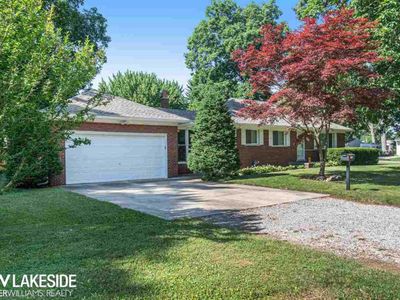 21624 Woodbury St, Clinton Township, MI, 48035