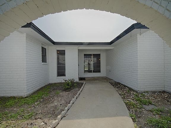2nd image of 305 Mediterranean Dr