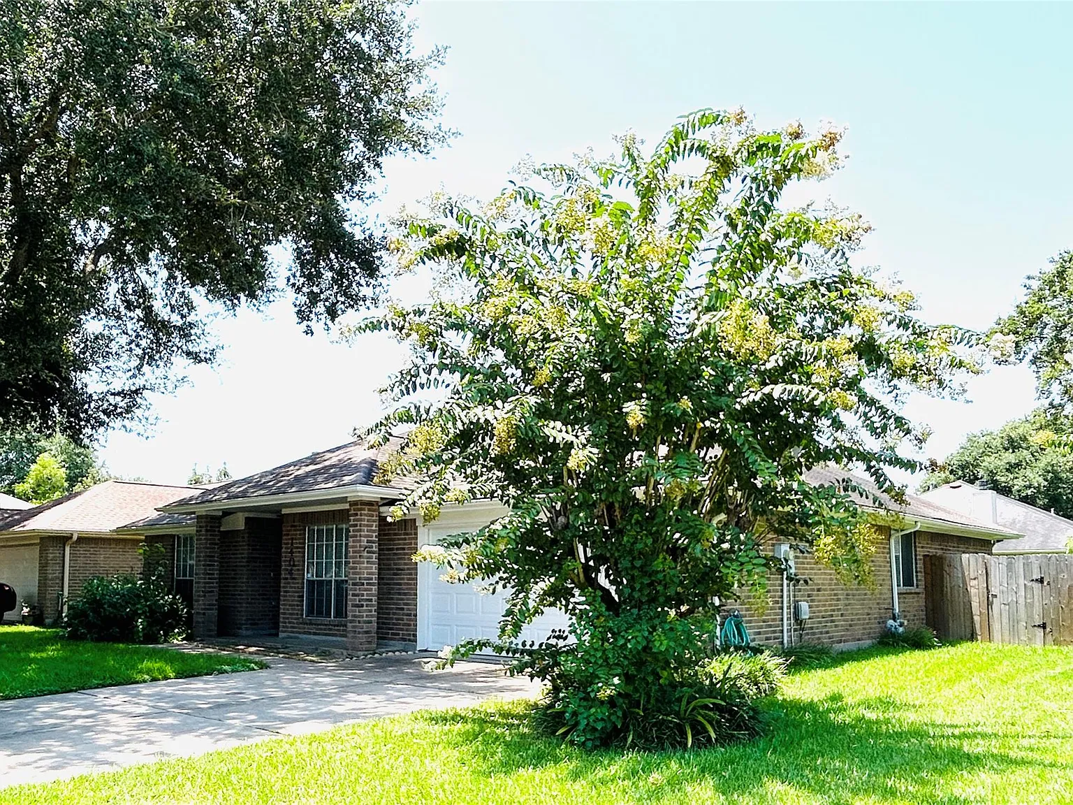 3 bed, 2.0 bath, 2068 sqft, $2,000 — Photo 4