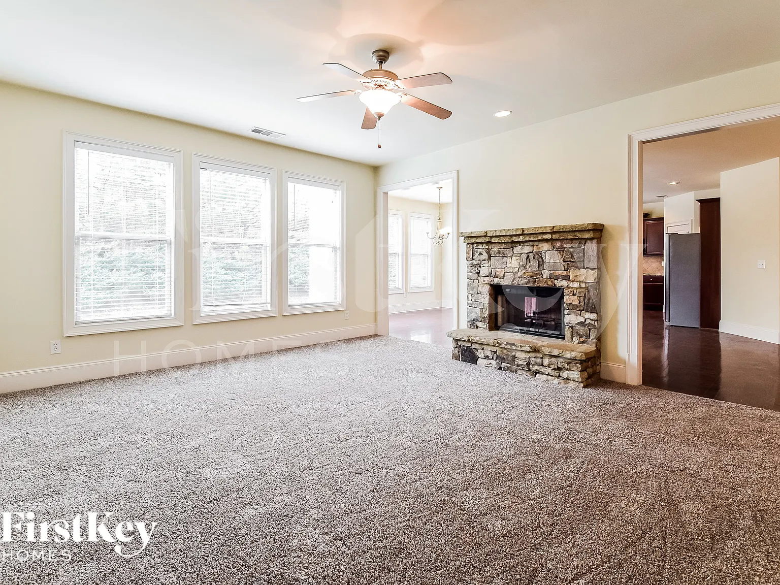 4 bed, 2.5 bath, 3002 sqft, $2,645 — Photo 2