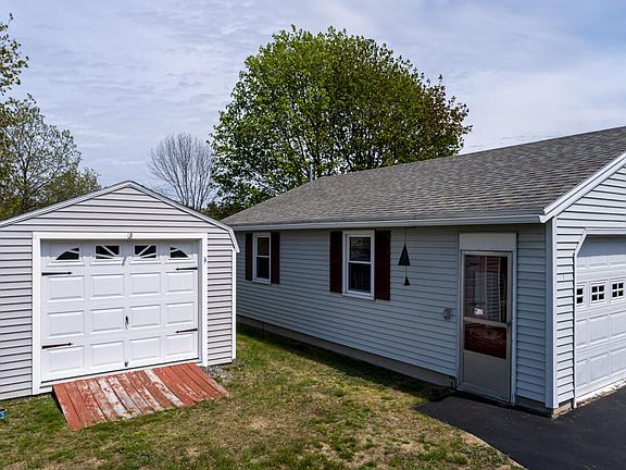 3rd image of 800 North Road