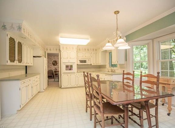 3rd image of 330 Overbrook Dr
