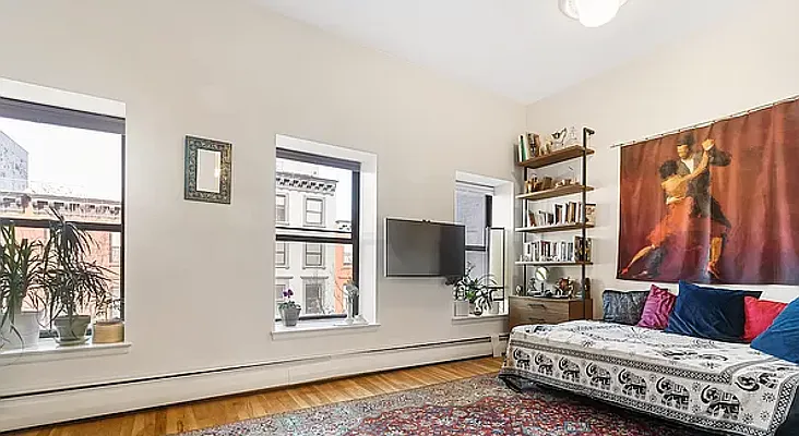 Rented by R New York | media 16