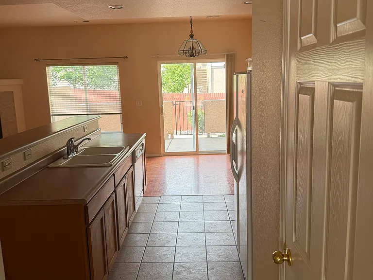 1056 Cheyenne Villas Point — Photo 2