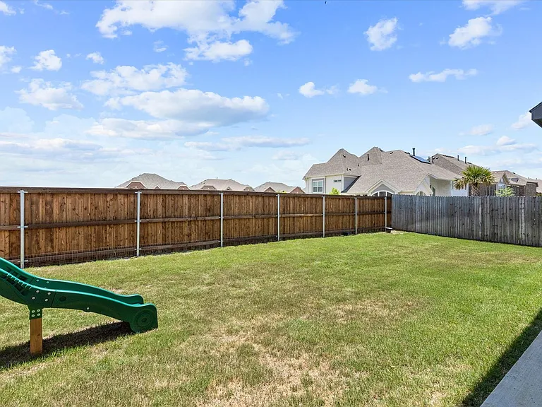 721 Yarrow St — Photo 32