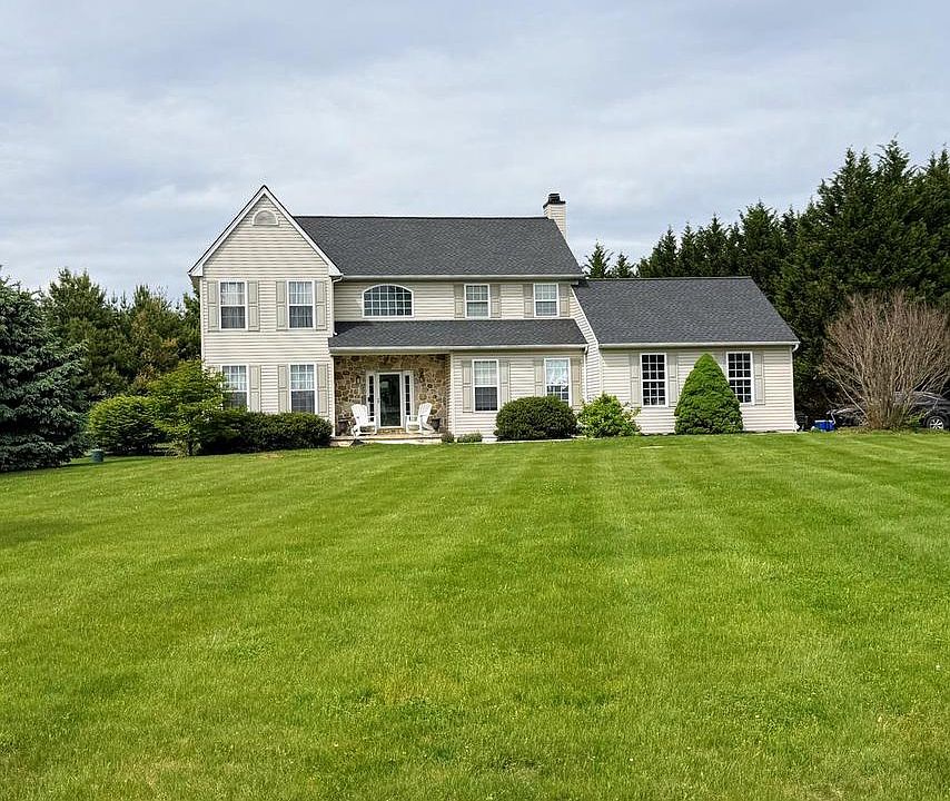 2nd image of 268 W Branch Rd