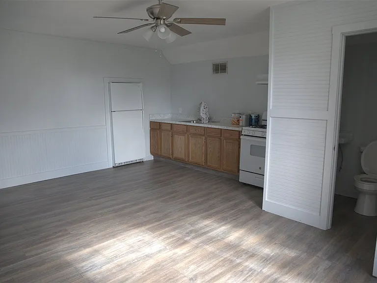 1716 Combs St #B — Photo 7