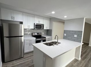 140 S Maple Dr APT 302, Beverly Hills, CA 90212