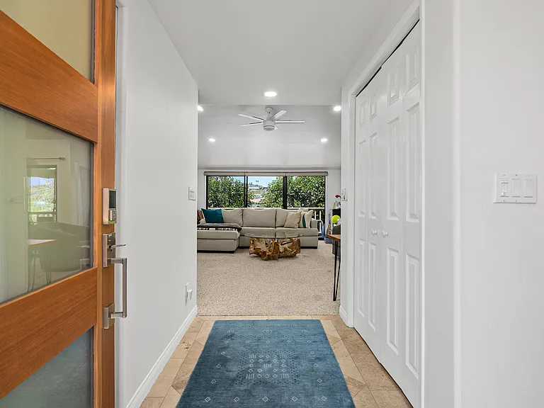 573 S Sierra Ave #6 — Photo 2