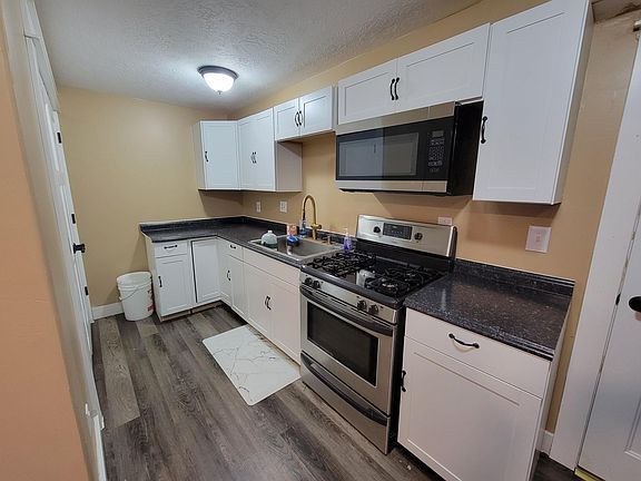 2nd image of 8845 S Sun Leaf Dr