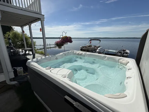 145 Staples Shore Rd, Lakeville, MA 02347