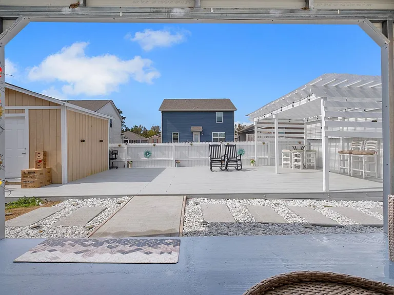 4800 Silent Creek Ln — Photo 42
