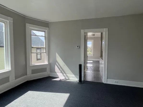 2441 N 6th St, Milwaukee, WI 53212