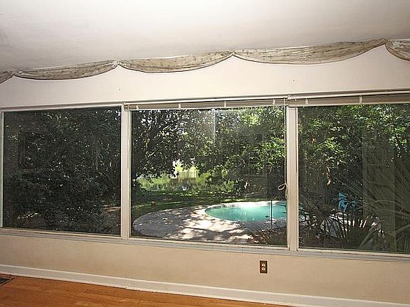 2nd image of 5414 Rollins Ave