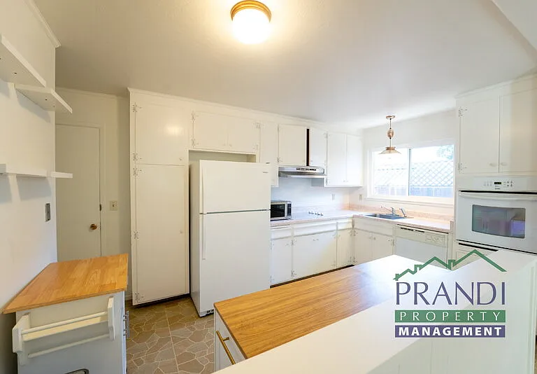 7 Edward Ave — Photo 8