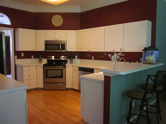 3rd image of 8531 Walden Glen Dr