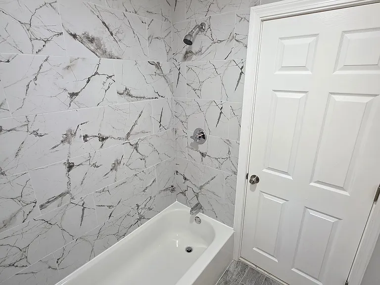  16 Larchmont Ave Townhouse 2b/1b Renovated Newfloors Catok Freshpaint — Photo 10
