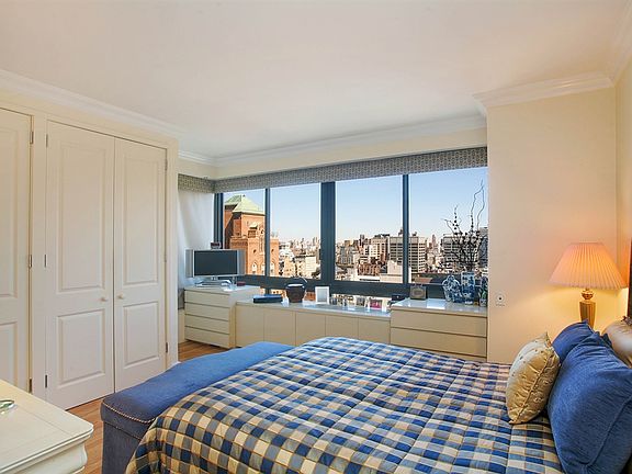 4th image of 167 E 61st St APT 25-C