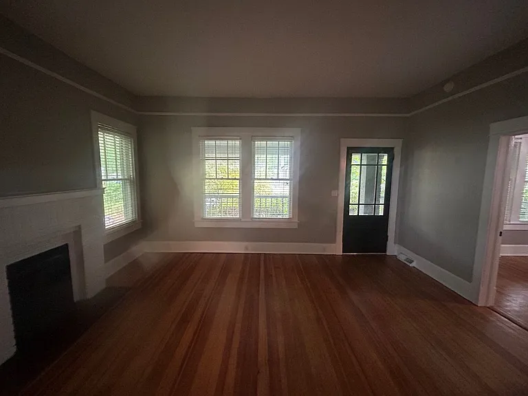 2827 Wilmot Ave — Photo 6
