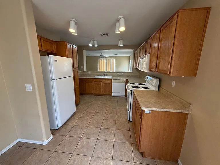 22651 W Pima St — Photo 4