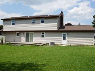 15925 W Marietta Dr, New Berlin, WI
