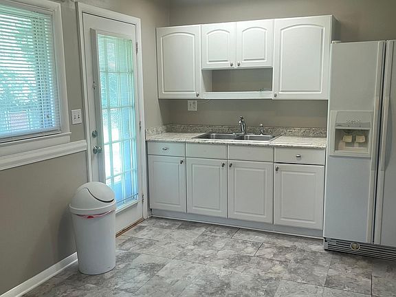 Entry into kitchen from dining area