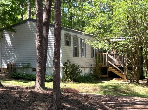 357 Peek Ln, Seneca, SC 29672