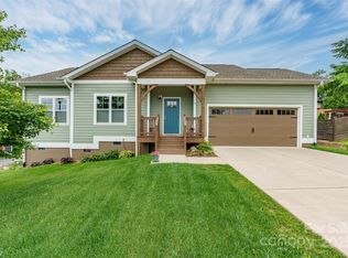 9 Vedder Way, Swannanoa, NC 28778