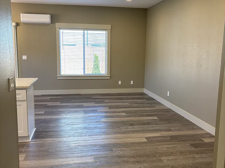 Seven Oaks Luxury Duplexes — Photo 56