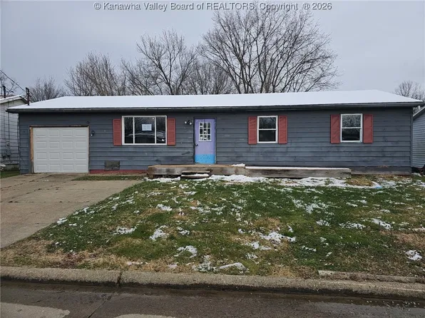 94 Elm St, Parkersburg, WV 26142
