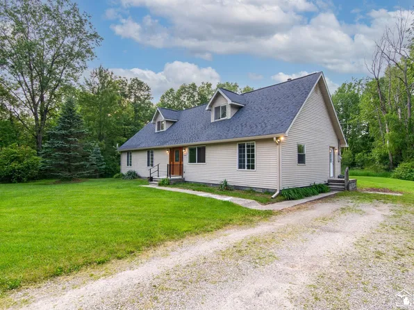 45510 Arkona Rd, Belleville, MI 48111