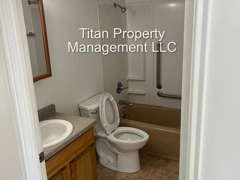259 Percy Ave — Photo 6