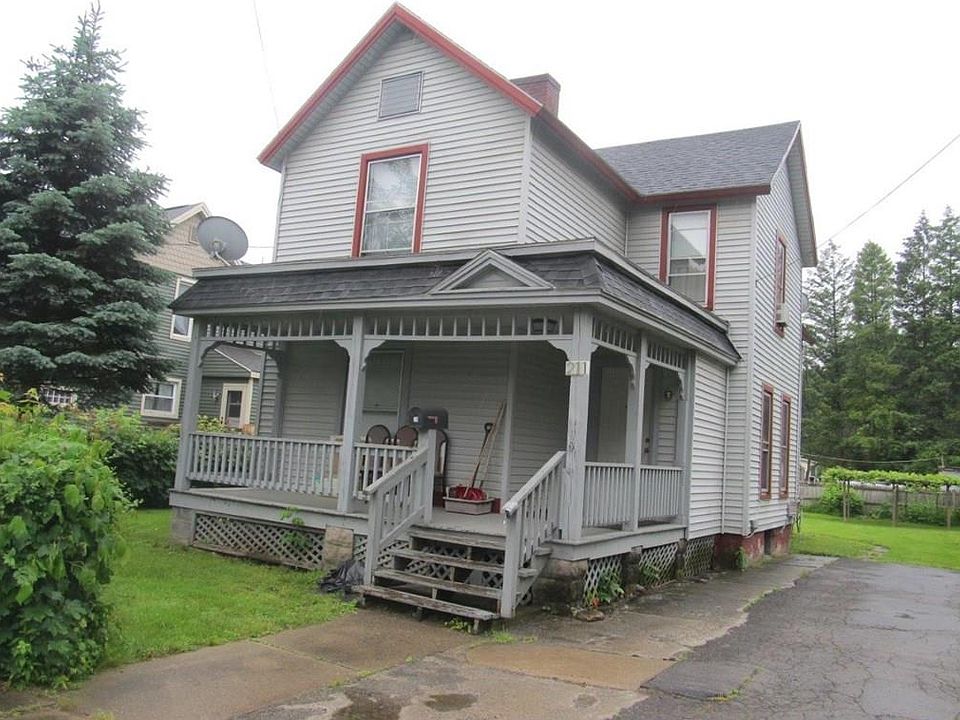 2nd image of 211 Hoffman St