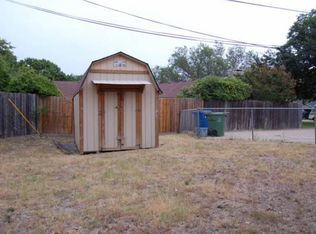 300 Crestwood Dr, Hewitt, TX 76643