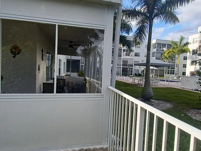 2998 E Sunrise Lakes Dr E #121 — Photo 5