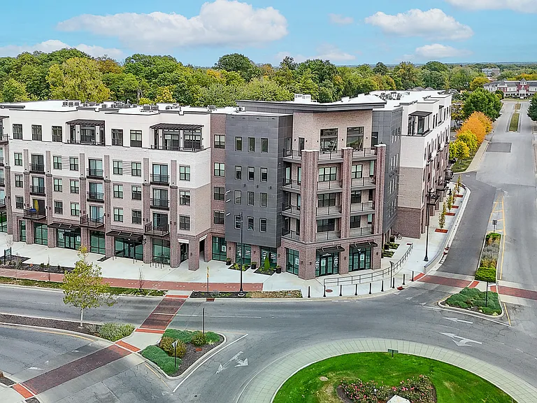Overture at Proscenium Apartments — Photo 36