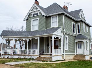 322 W Clement St, De Soto, MO 63020
