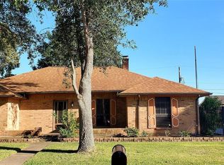 42 N Erik Dr, Angleton, TX 77515